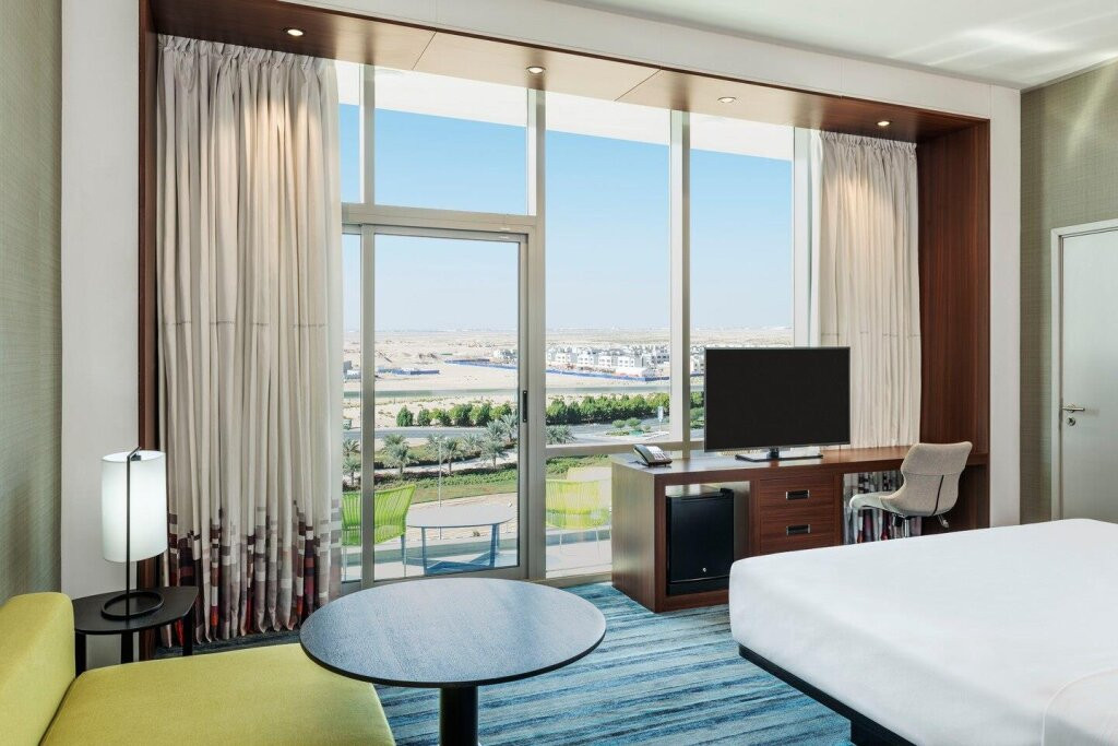 Aloft Dubai South 4*