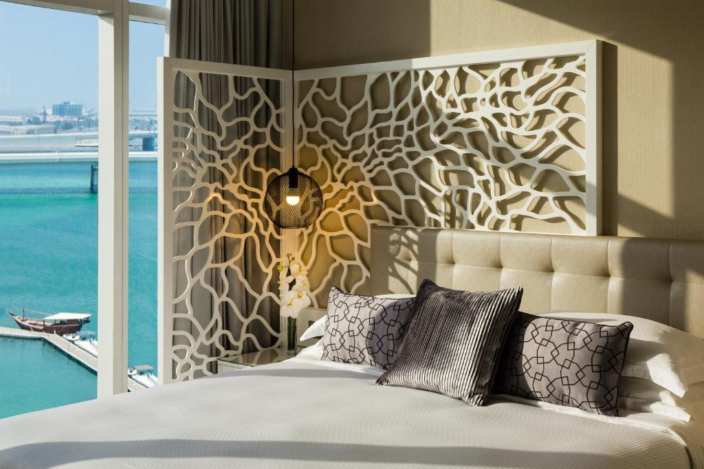 Beach Rotana Residences 5*