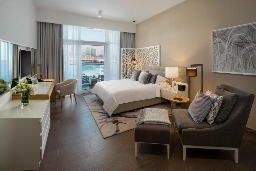 Beach Rotana Residences 5*