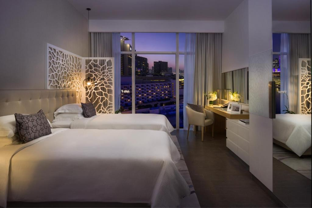 Beach Rotana Residences 5*