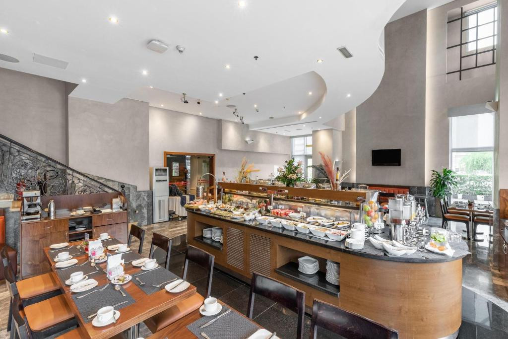 City Premiere Hotel Apartments 4*
