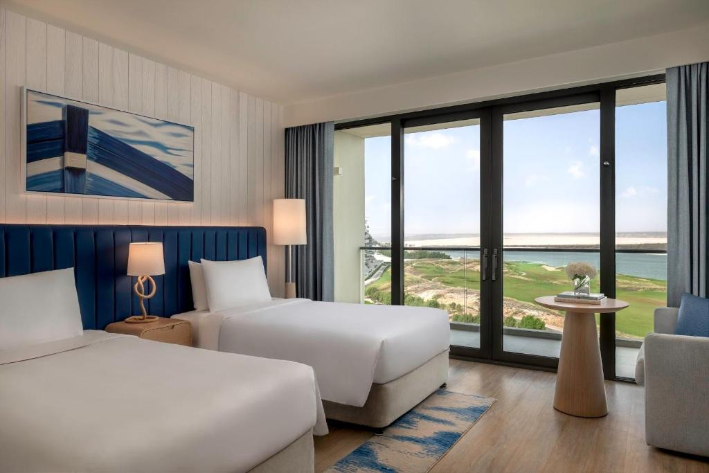 Crowne Plaza Abu Dhabi Yas Island 5*