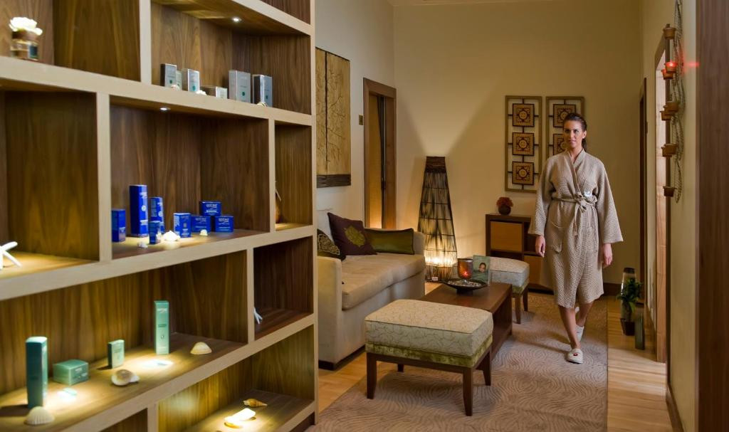Millennium Plaza Downtown (Ex. Crowne Plaza Dubai Sheikh Zayed Road) 5*