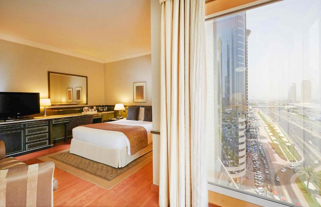 Millennium Plaza Downtown (Ex. Crowne Plaza Dubai Sheikh Zayed Road) 5*