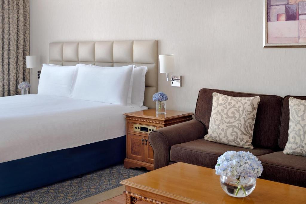 Millennium Plaza Downtown (Ex. Crowne Plaza Dubai Sheikh Zayed Road) 5*