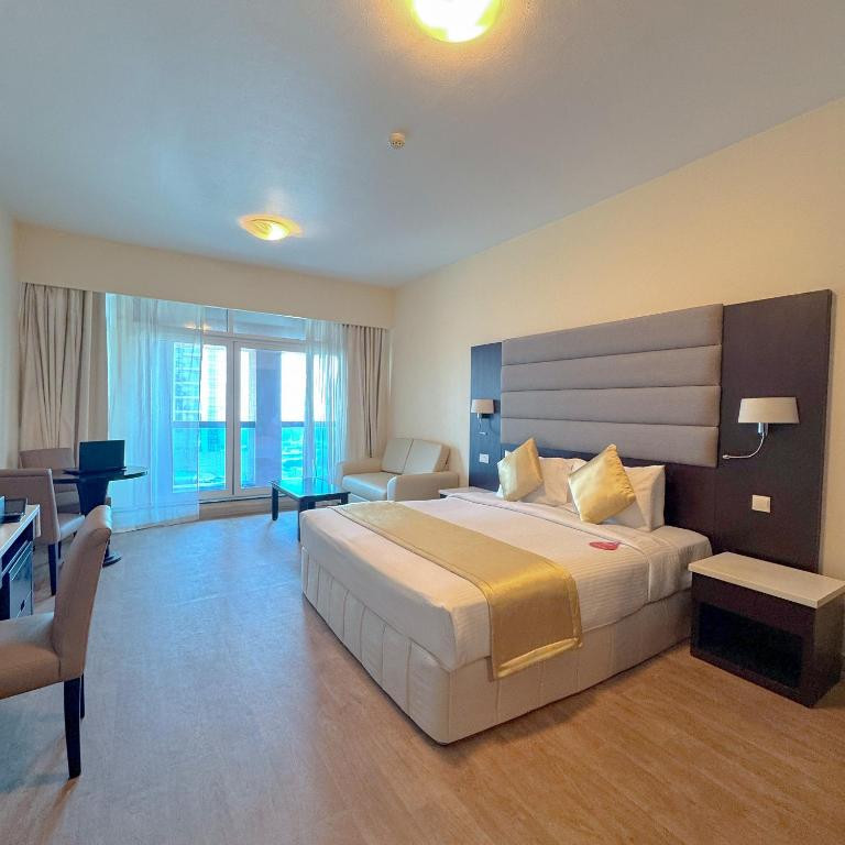 Emirates Grand Hotel 4*