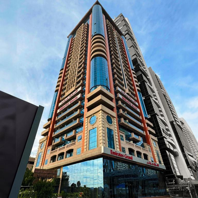 Emirates Grand Hotel 4*