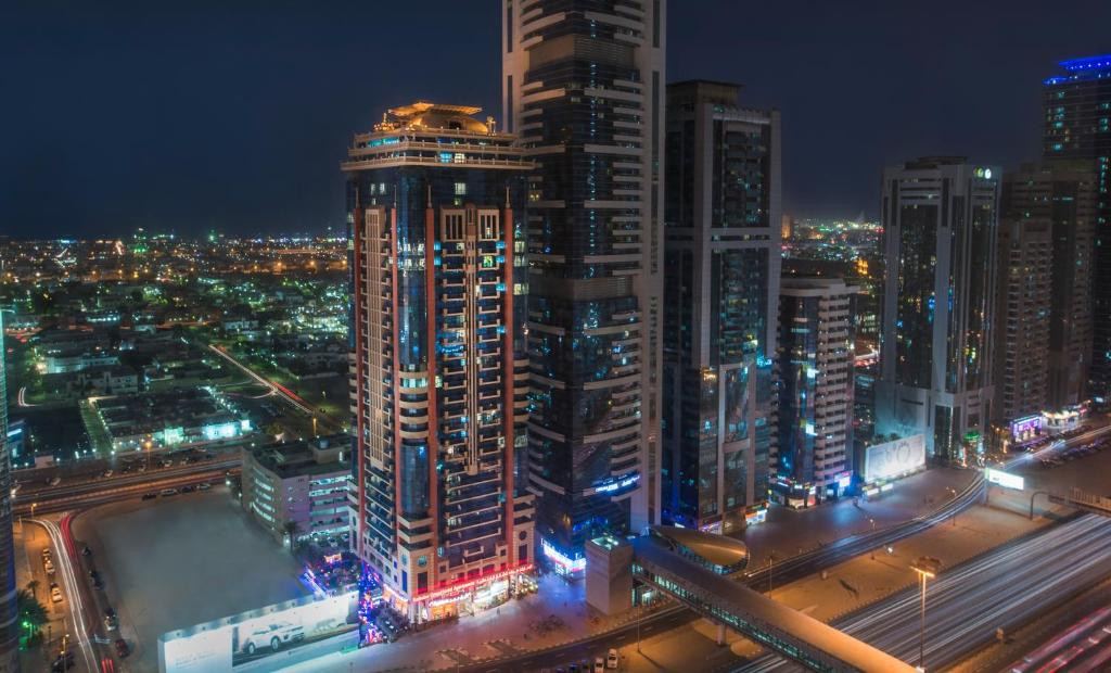Emirates Grand Hotel 4*