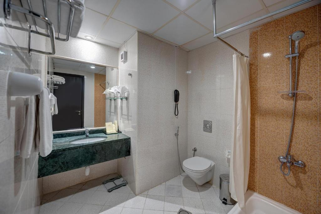 Emirates Grand Hotel 4*