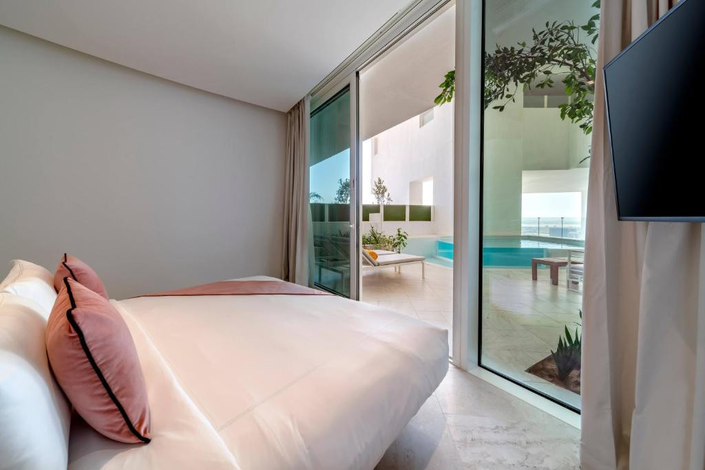 Five Jumeirah Village Dubai 5*
