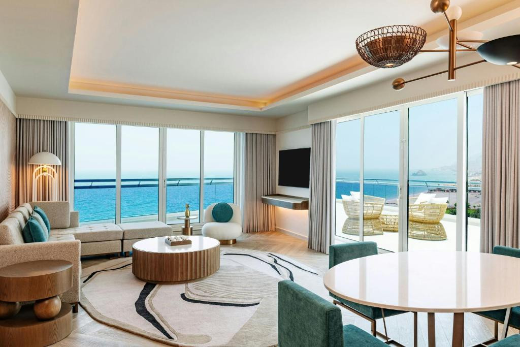 Le Meridien Al Aqah Beach Resort 5*