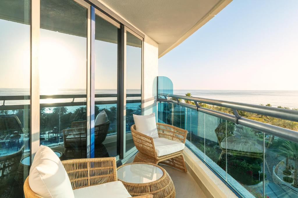 Le Meridien Al Aqah Beach Resort 5*