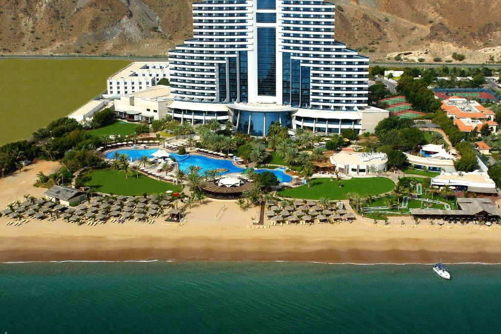 Le Meridien Al Aqah Beach Resort 5*
