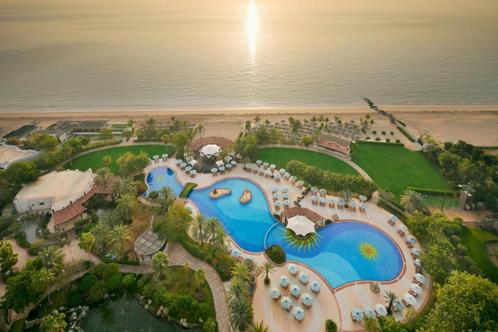 Le Meridien Al Aqah Beach Resort 5*