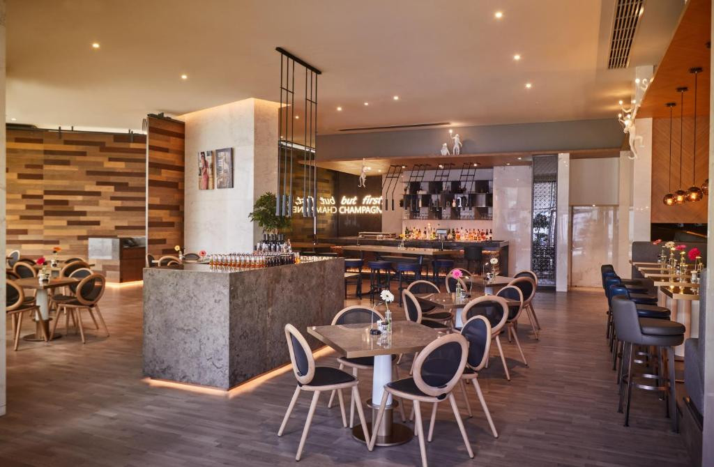 Media One Hotel 4*