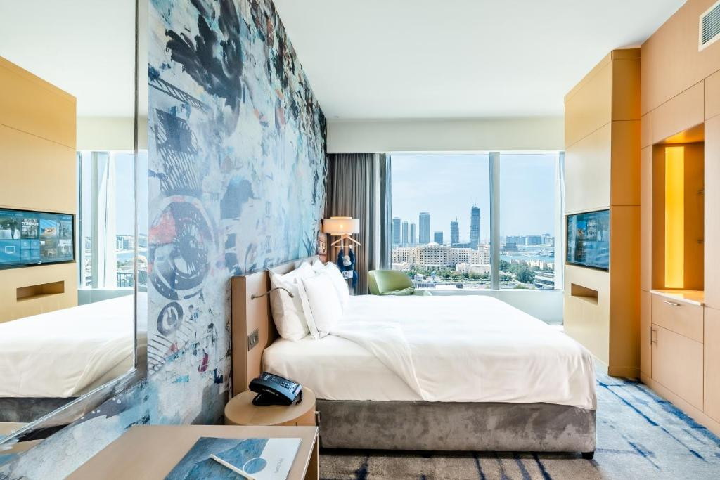 Media One Hotel 4*