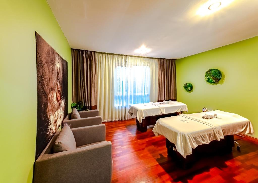 Ramada By Wyndham Downtown Dubai 4*