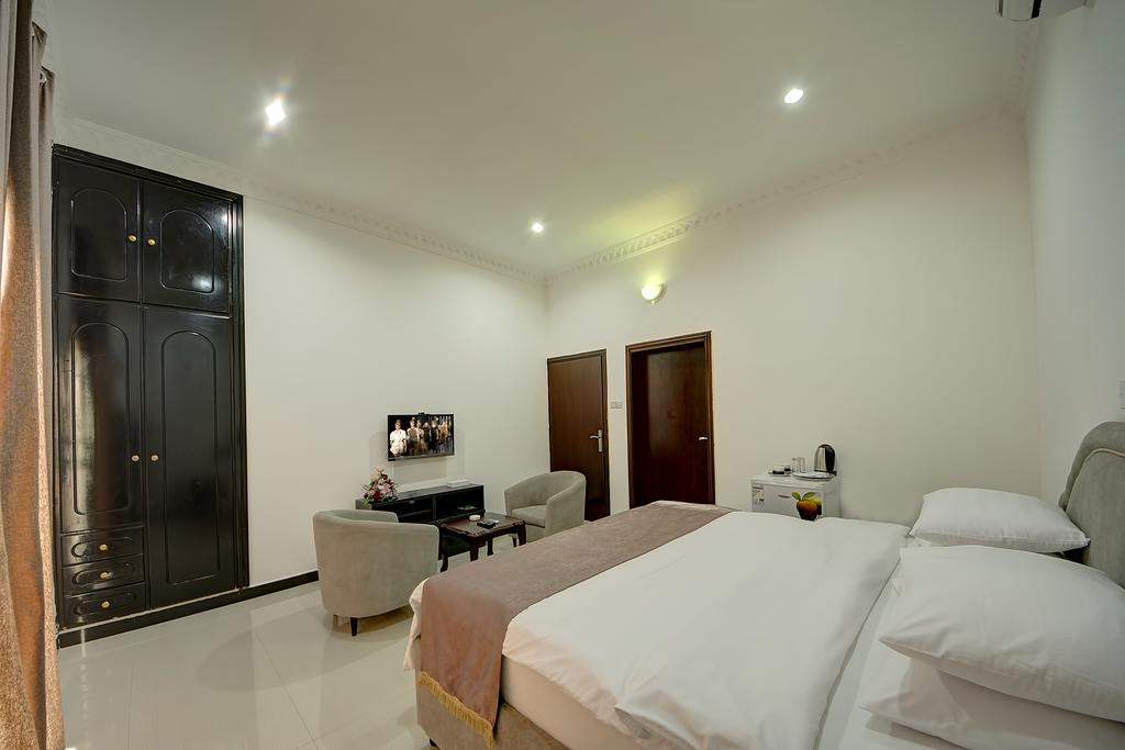 Royal Residence Hotel Al Etihad Road 3*