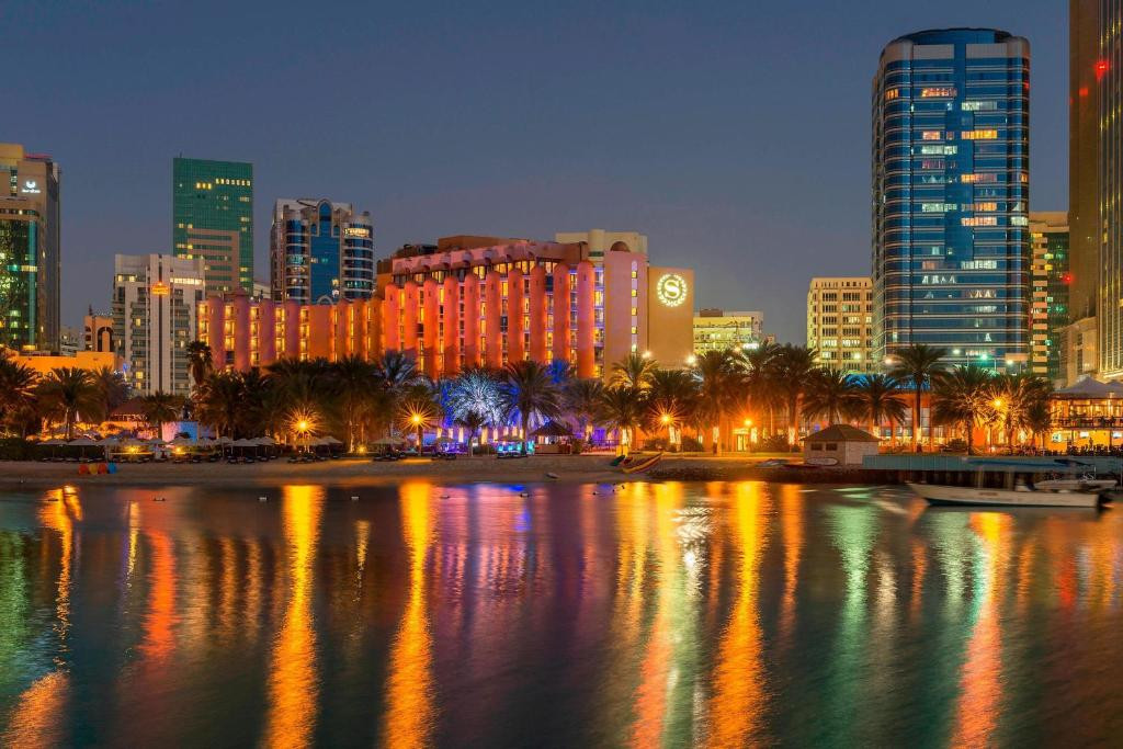 Sheraton Abu Dhabi Hotel & Resort 5*