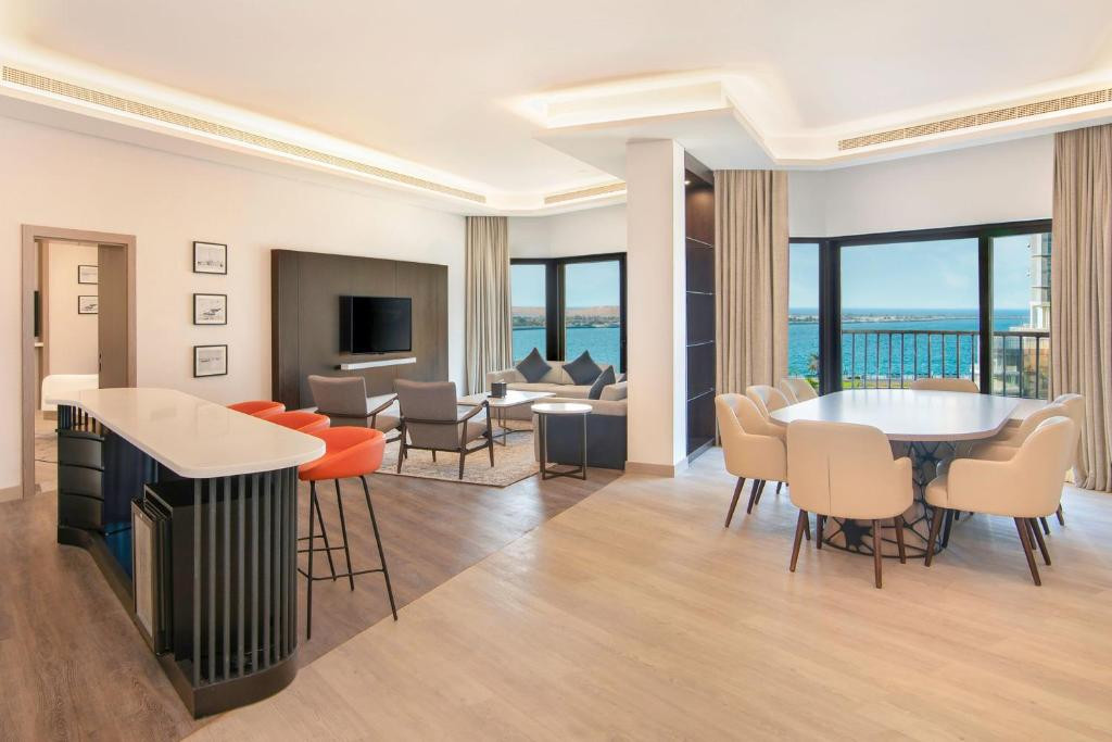 Sheraton Abu Dhabi Hotel & Resort 5*