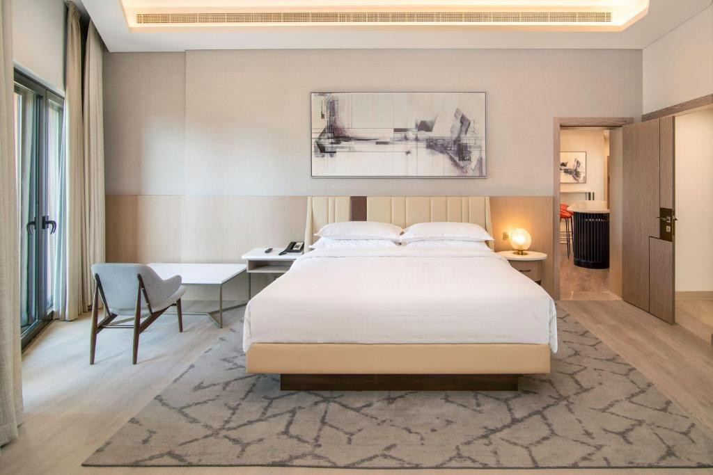 Sheraton Abu Dhabi Hotel & Resort 5*