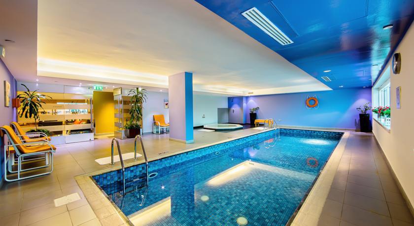 Traders Hotel By Shangri-la 4*