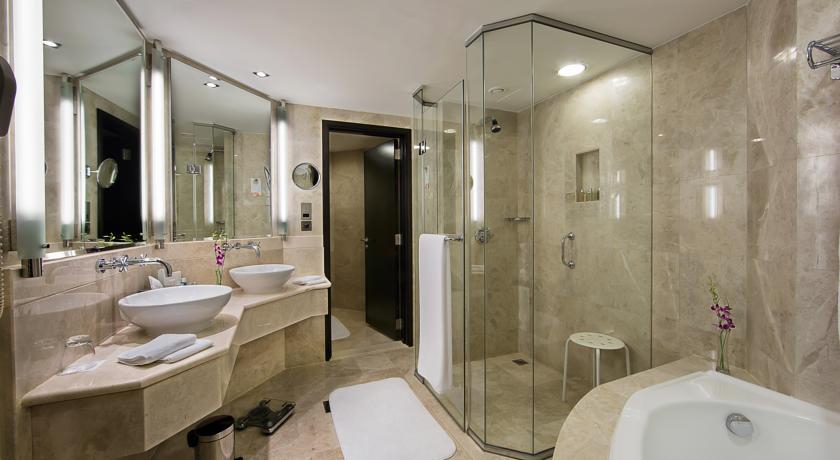 Traders Hotel By Shangri-la 4*