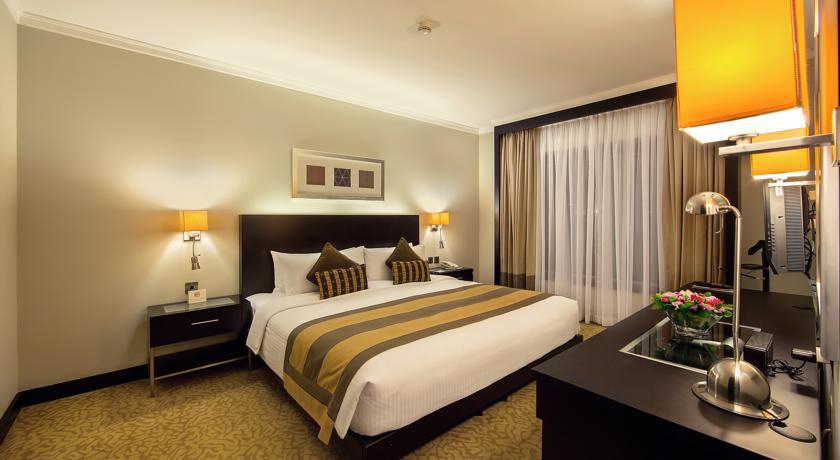 Traders Hotel By Shangri-la 4*