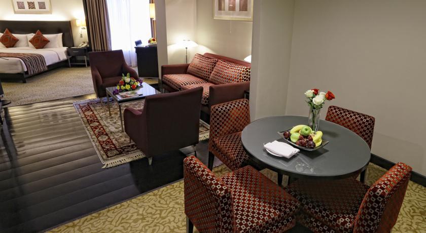 Traders Hotel By Shangri-la 4*