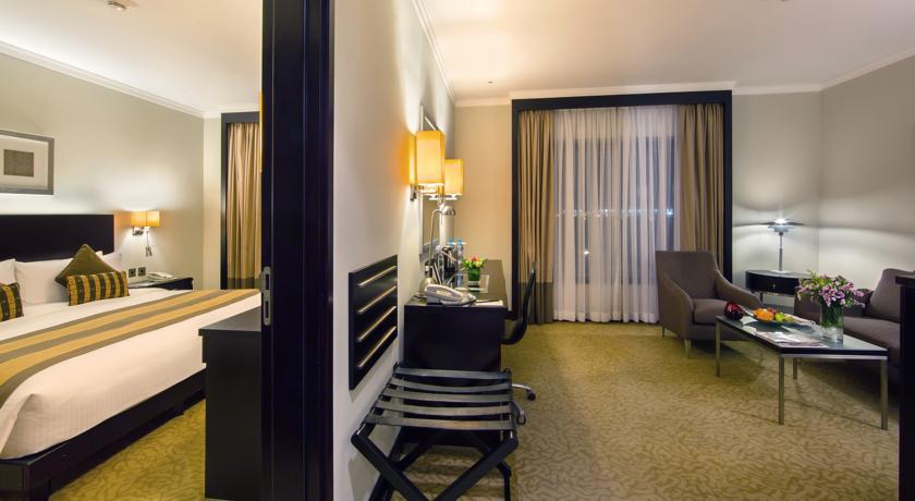 Traders Hotel By Shangri-la 4*