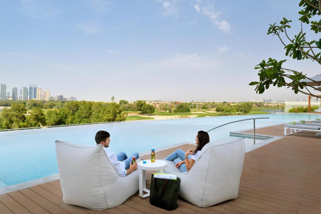 Vida Emirates Hills 4*