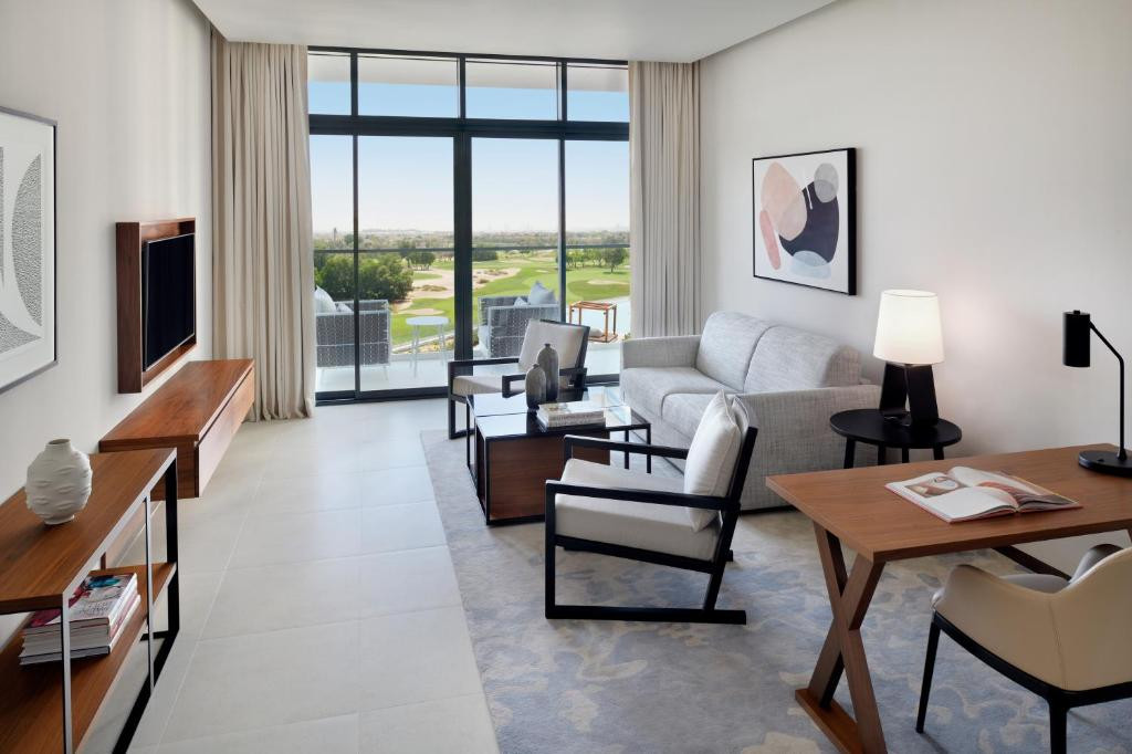 Vida Emirates Hills 4*