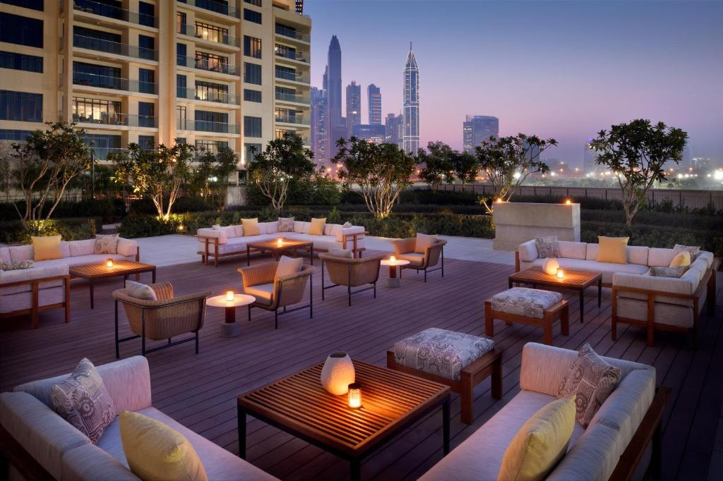 Vida Emirates Hills 4*