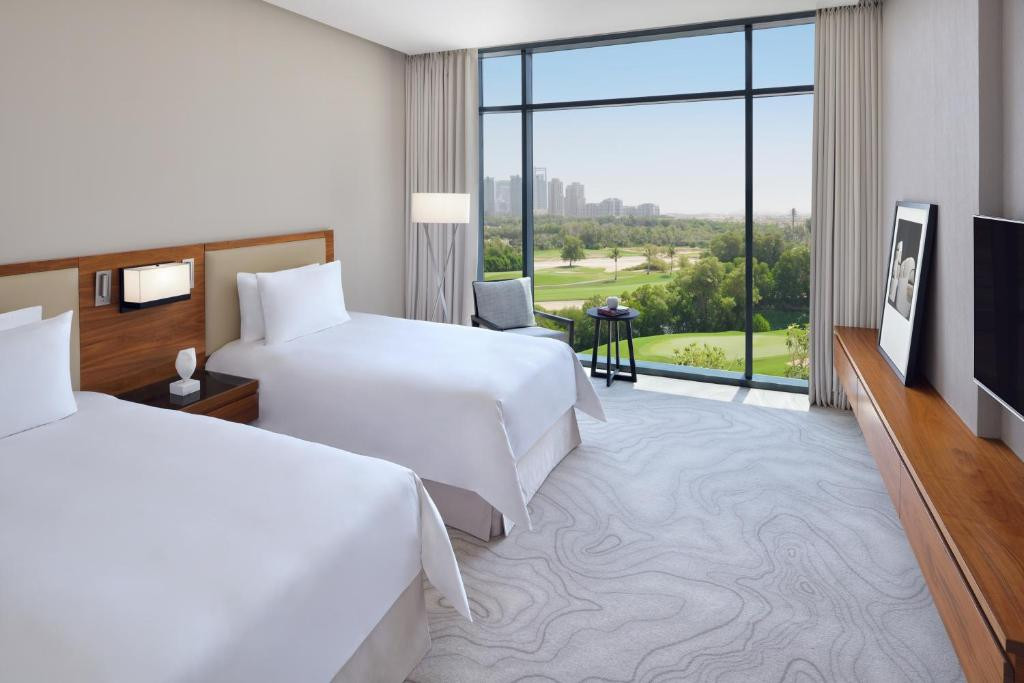Vida Emirates Hills 4*