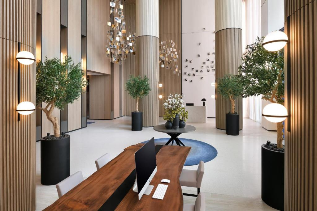 Vida Emirates Hills 4*