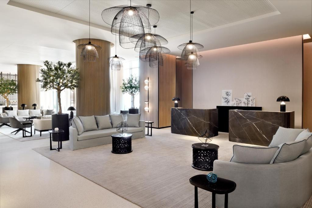 Vida Emirates Hills 4*