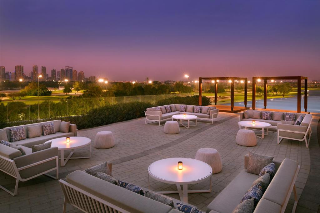 Vida Emirates Hills 4*