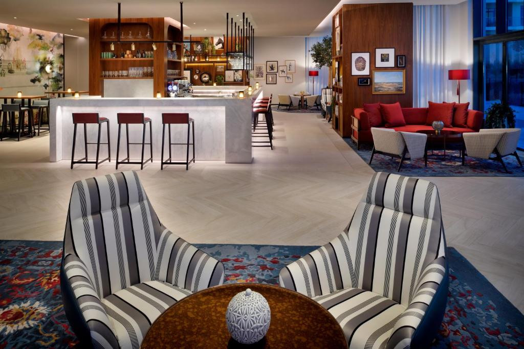 Vida Emirates Hills 4*