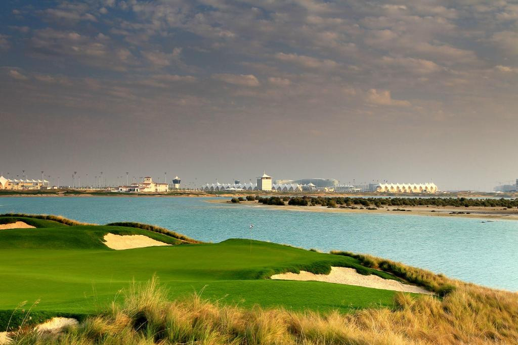 Yas Plaza Marina (Ex. Yas Island Rotana) 4*